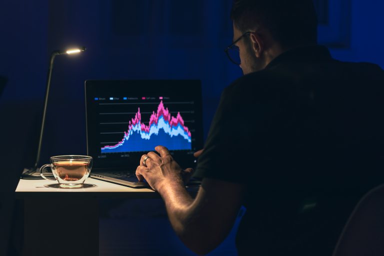 Best Spot Trading Platform in Delhi – Free Paper Trading & Crypto Screener